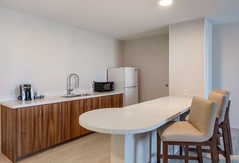 スイート, Best Western Plus Desert View Inn & Suites