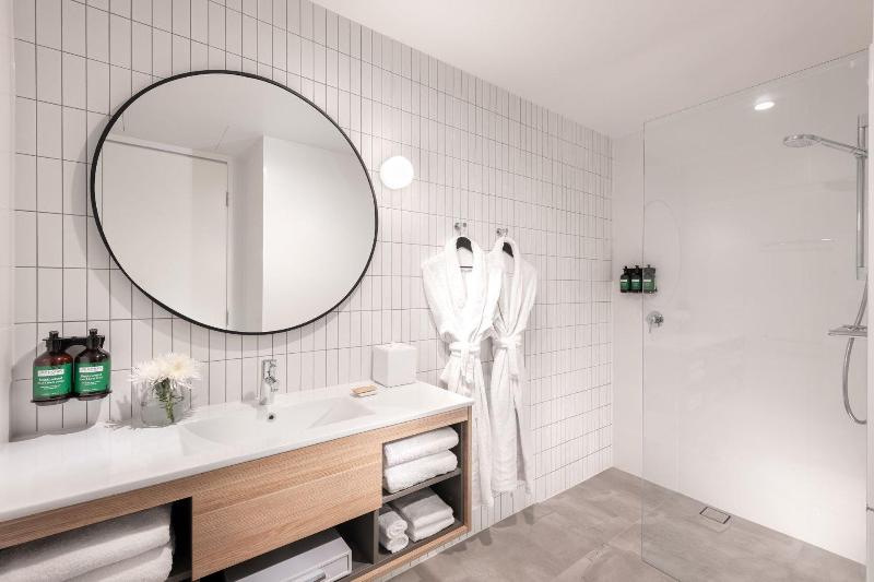 Полулюкс, Crowne Plaza Adelaide, An Ihg