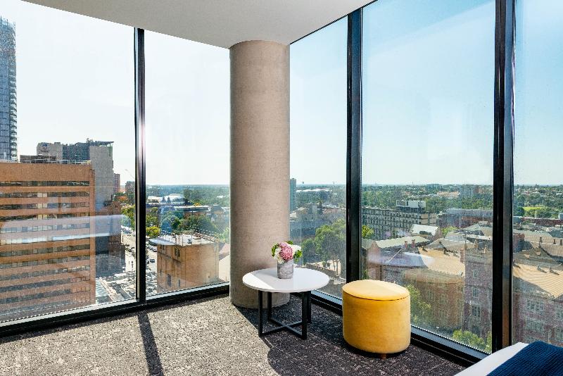 جناح جونيور, Crowne Plaza Adelaide, An Ihg