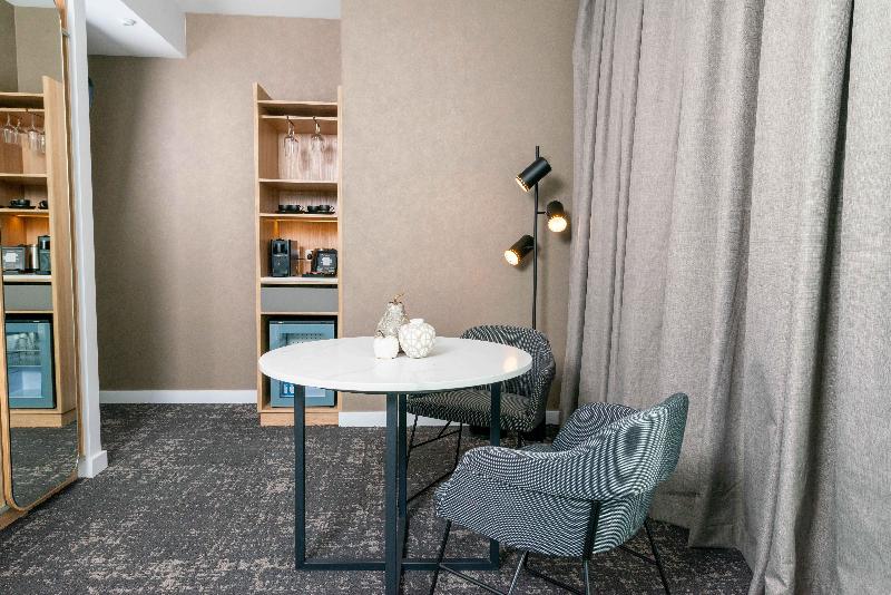Полулюкс, Crowne Plaza Adelaide, An Ihg