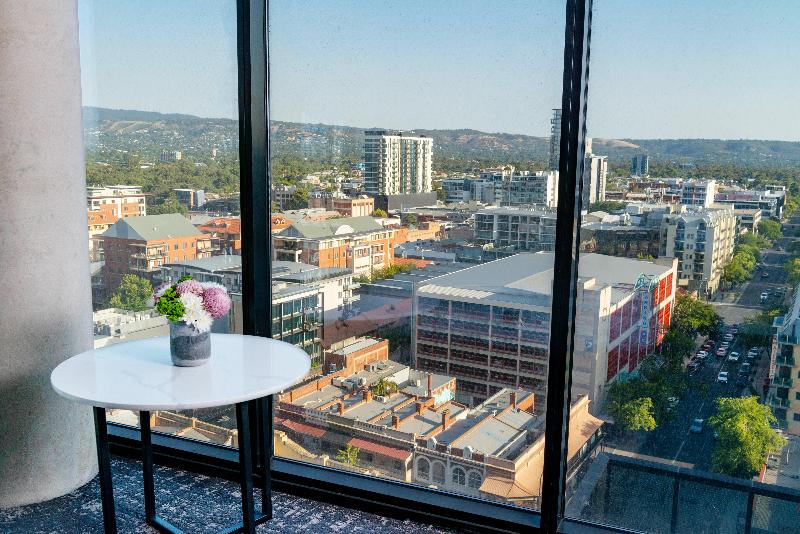 סוויטת ג'וניור, Crowne Plaza Adelaide, An Ihg