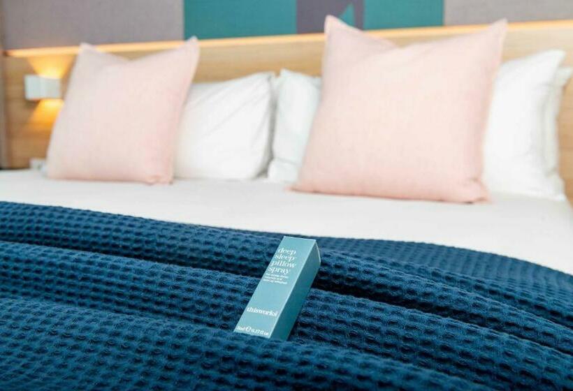 غرفة قياسية سرير كينج لذوى الإحتياجات الخاصة, Crowne Plaza Adelaide, An Ihg