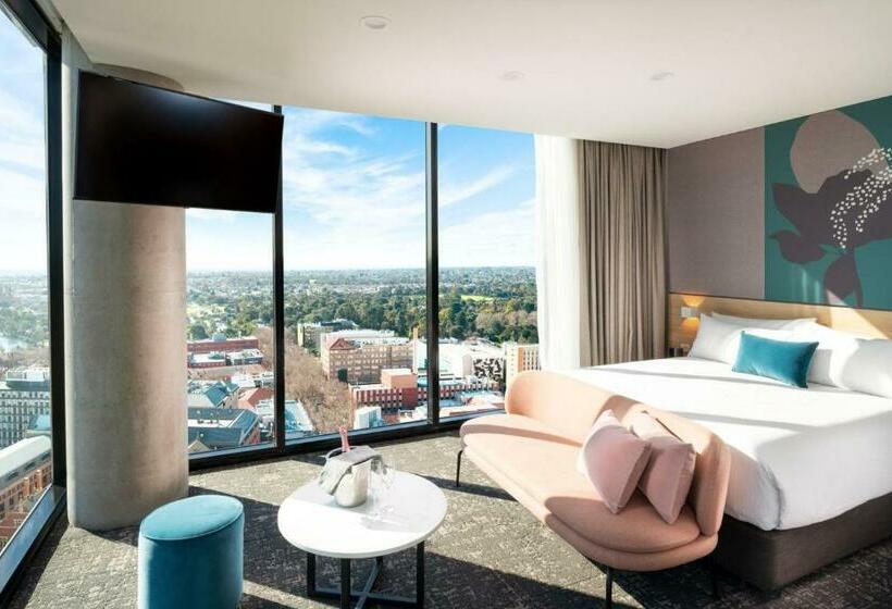 סוויטת ג'וניור, Crowne Plaza Adelaide, An Ihg