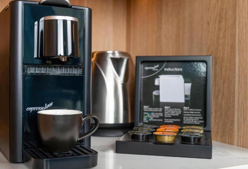 غرفة قياسية سرير كينج لذوى الإحتياجات الخاصة, Crowne Plaza Adelaide, An Ihg