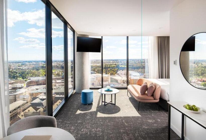 סוויטת ג'וניור, Crowne Plaza Adelaide, An Ihg