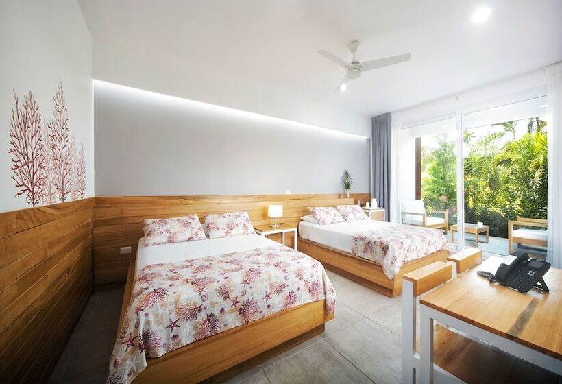 اتاق لوکس با چشمانداز استخر, Naboo Resort & Dive Center Adults Only