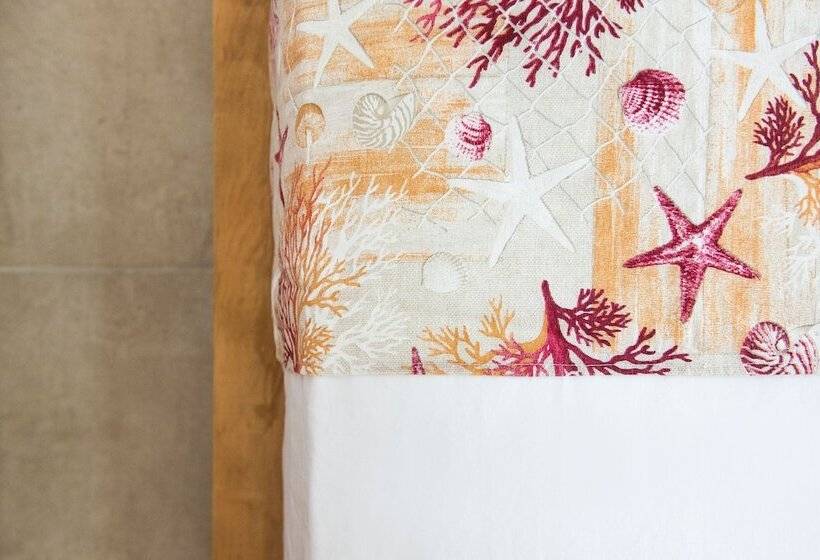 اتاق لوکس با چشمانداز استخر, Naboo Resort & Dive Center Adults Only