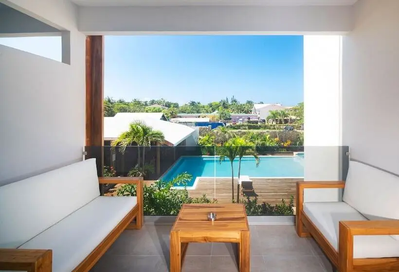 اتاق لوکس با چشمانداز استخر, Naboo Resort & Dive Center Adults Only
