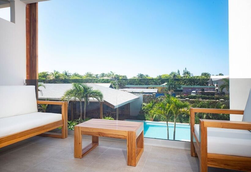 اتاق لوکس با چشمانداز استخر, Naboo Resort & Dive Center Adults Only