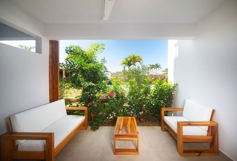 اتاق لوکس با چشمانداز استخر, Naboo Resort & Dive Center Adults Only