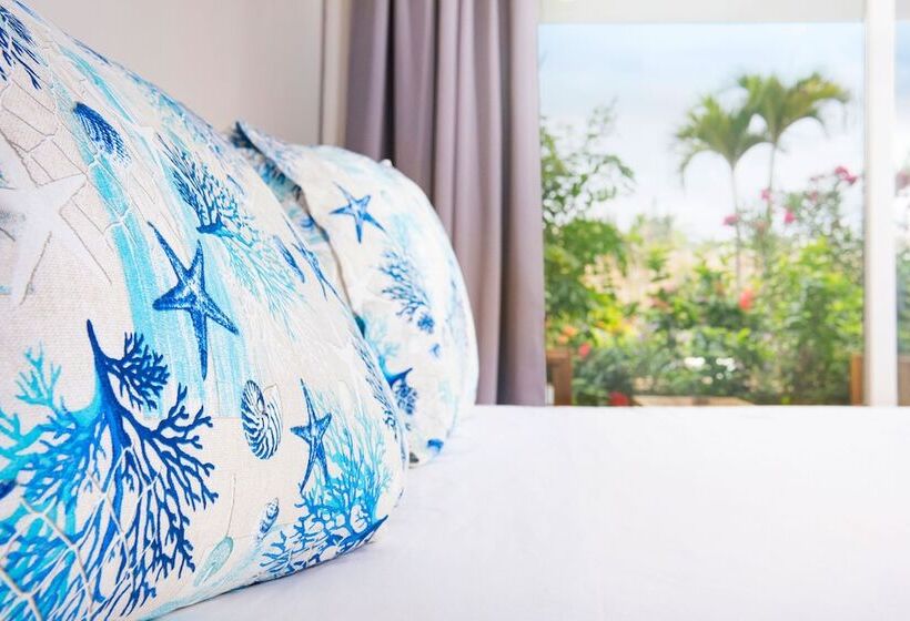 اتاق لوکس با چشمانداز استخر, Naboo Resort & Dive Center Adults Only