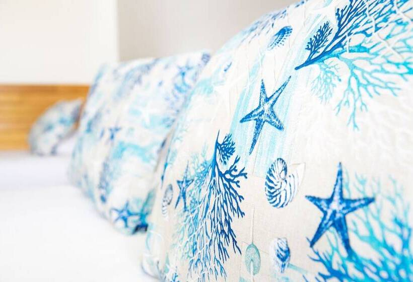 اتاق لوکس با چشمانداز استخر, Naboo Resort & Dive Center Adults Only