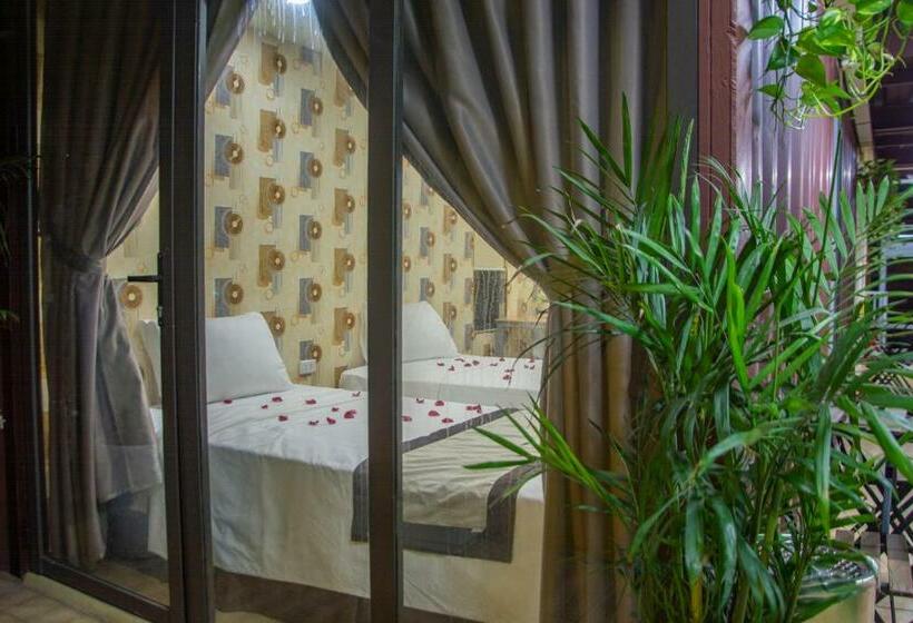 اتاق لوکس با تخت بزرگ, Babylon Ha Long