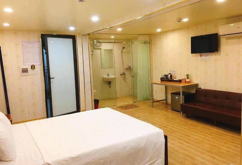 اتاق استاندارد سه تخته با بالکن, Babylon Ha Long