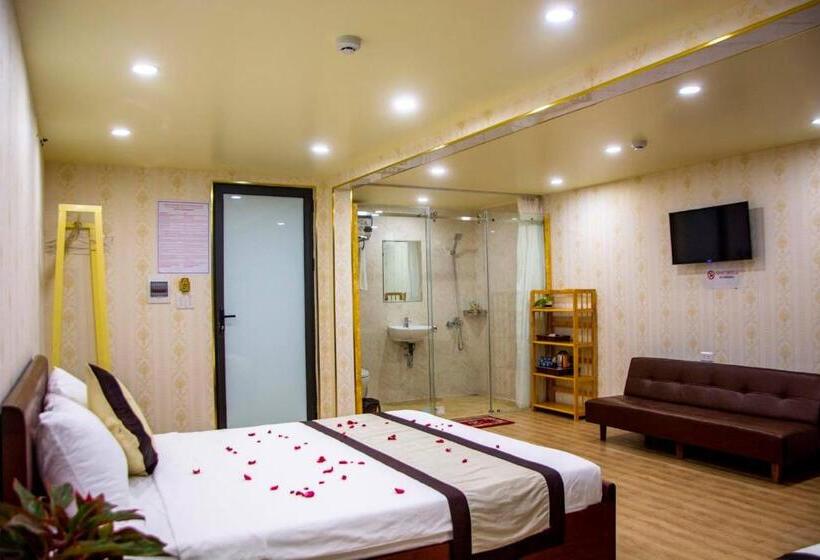 اتاق استاندارد سه تخته با بالکن, Babylon Ha Long