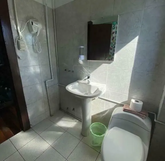 スタンダードトリプルルーム, Hostal Newen Osorno