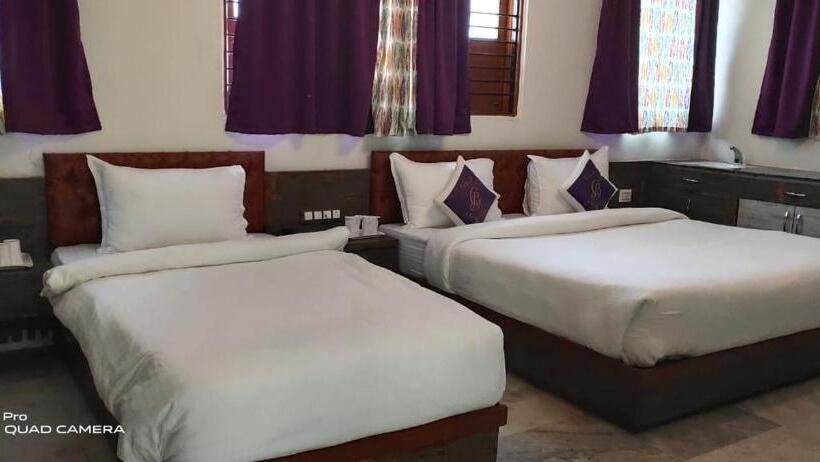 패밀리 스튜디오, Casa Blanca A Boutique Resort
