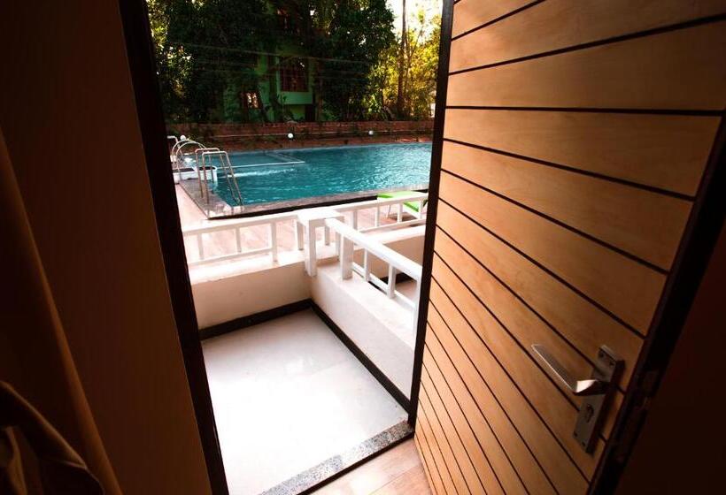 풀장 전망 디럭스 룸, Golden Sands Resort, Morjim