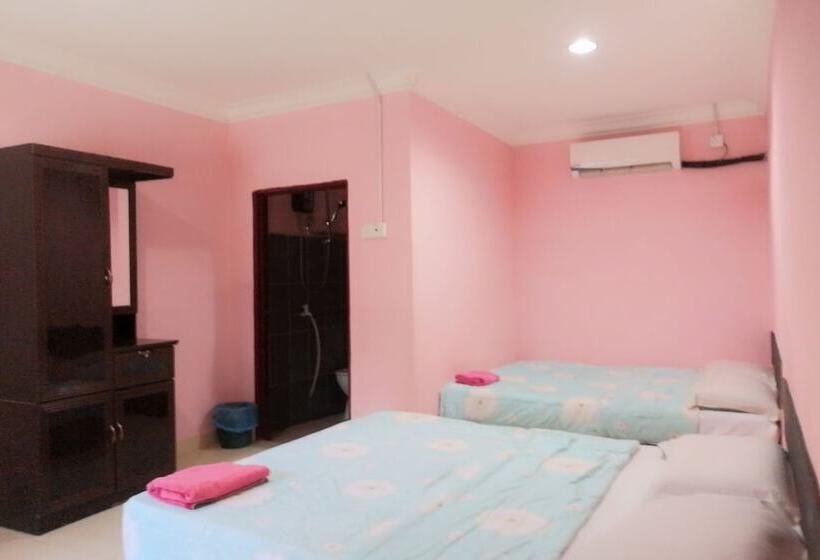 סוויטה משפחתית, Oyo 89815 Cucu Cucu Village Chalet