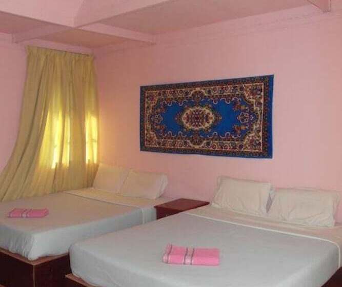 סוויטה משפחתית, Oyo 89815 Cucu Cucu Village Chalet