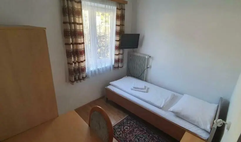 Standard Yhden Hengen Huone, Gasthof Kasperle