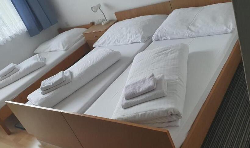 חדר סטנדרט לשלושה, Gasthof Kasperle