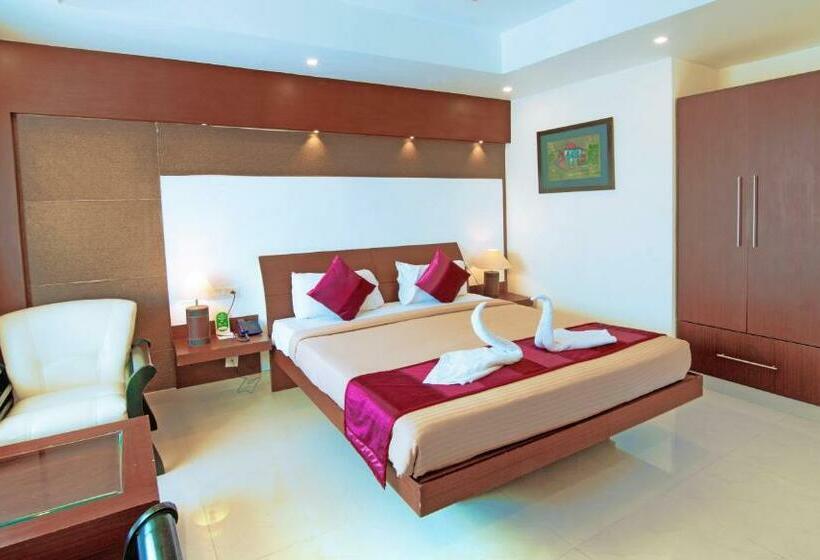 غرفة قياسية بدون مكييف هواء, Royal Omars