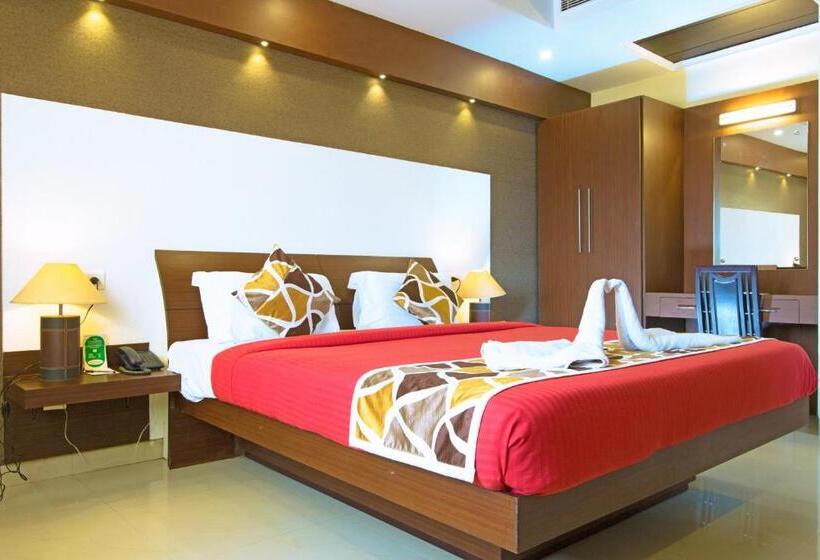 غرفة ديلوكس, Royal Omars