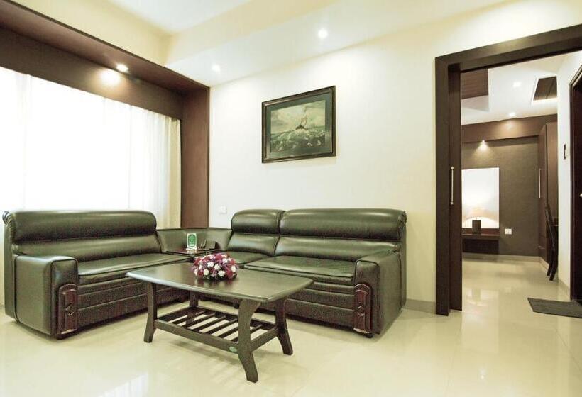 غرفة ديلوكس, Royal Omars