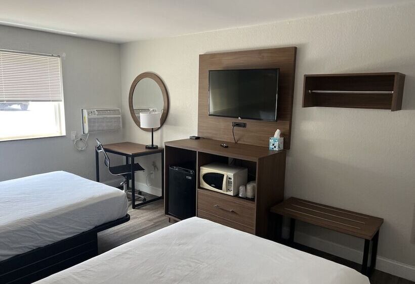 2ダブルベッドのスタンダードルーム, Quality Inn Chesapeake