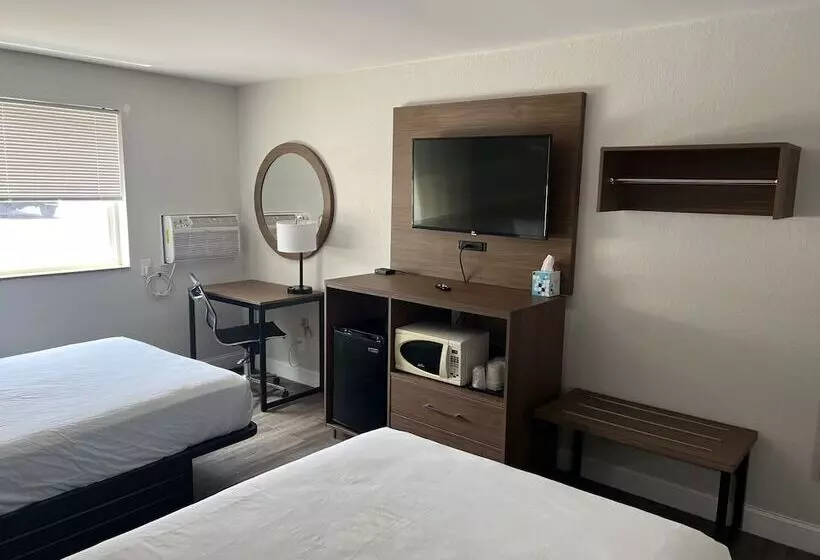 ２ダブルベッドのスタンダードルーム, Quality Inn Chesapeake