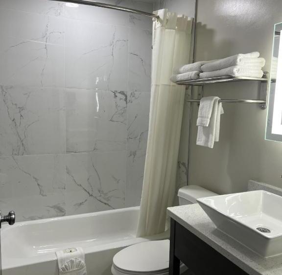 2ダブルベッドのスタンダードルーム, Quality Inn Chesapeake