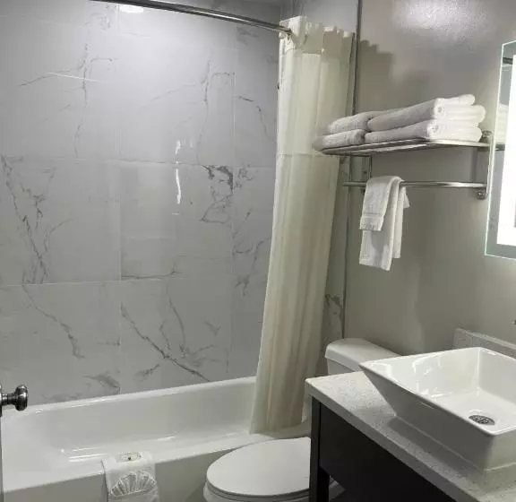 ２ダブルベッドのスタンダードルーム, Quality Inn Chesapeake