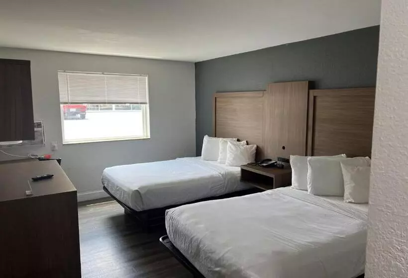 ２ダブルベッドのスタンダードルーム, Quality Inn Chesapeake