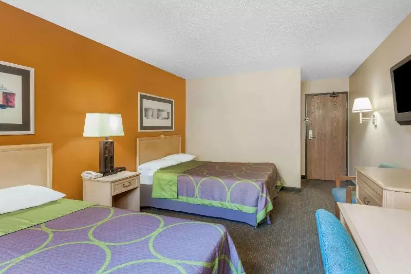 اتاق استاندارد, Super 8 By Wyndham Charlotte/amusement Park Area