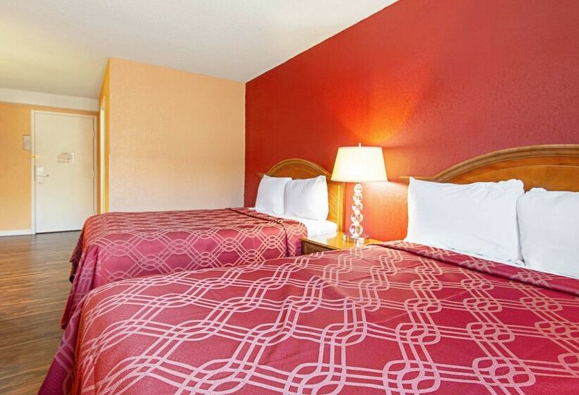 غرفه قياسيه سريرين مزدوجين, Econo Lodge