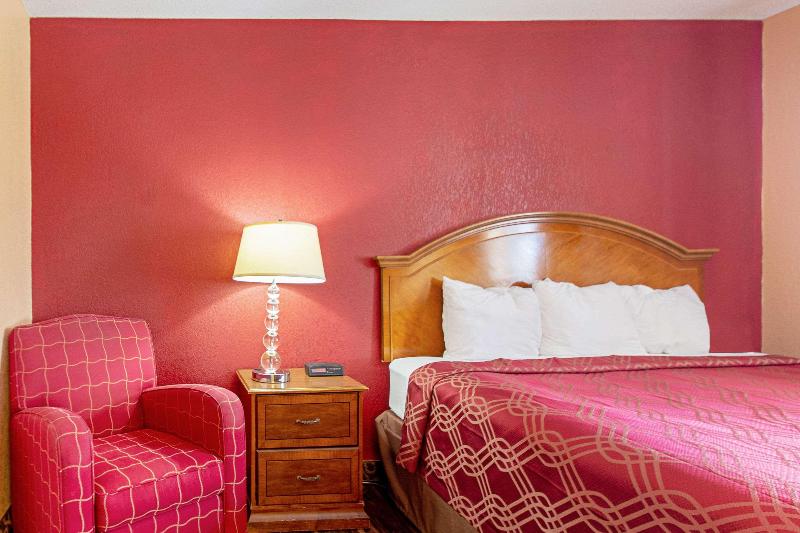غرفة قياسية سرير كينج, Econo Lodge