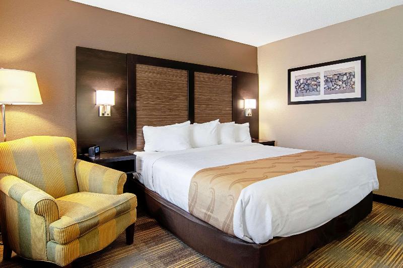 스탠다드 룸 킹사이즈 침대, Quality Inn