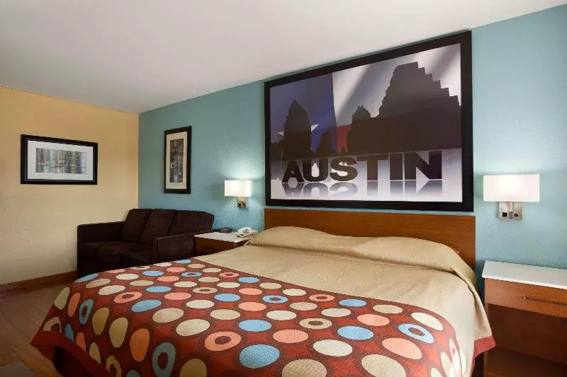 اتاق استاندارد با تخت بزرگ, Super 8 By Wyndham Austin Downtown/capitol Area