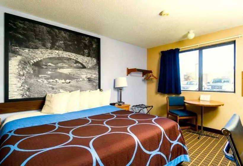 Standard-huone King-vuode, Super 8 By Wyndham Burlington