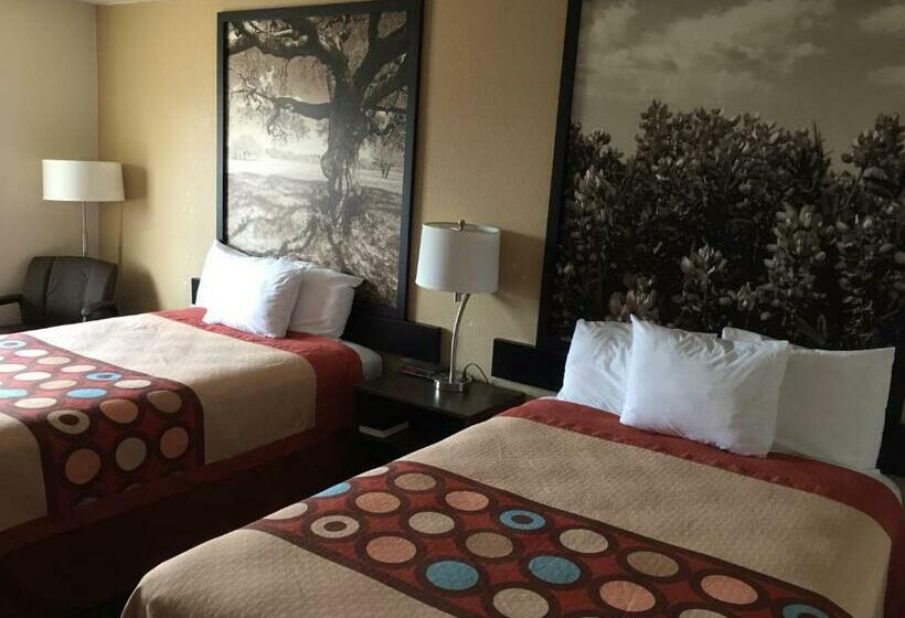 غرفه قياسيه سريرين مزدوجين, Super 8 By Wyndham College Station