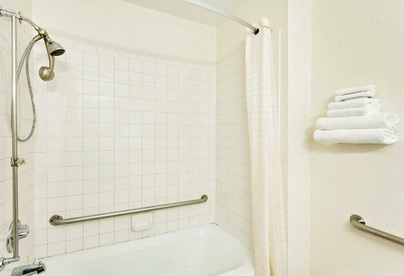 غرفة قياسية لذوى الاحتياجات الخاصة, Super 8 By Wyndham Johnson City