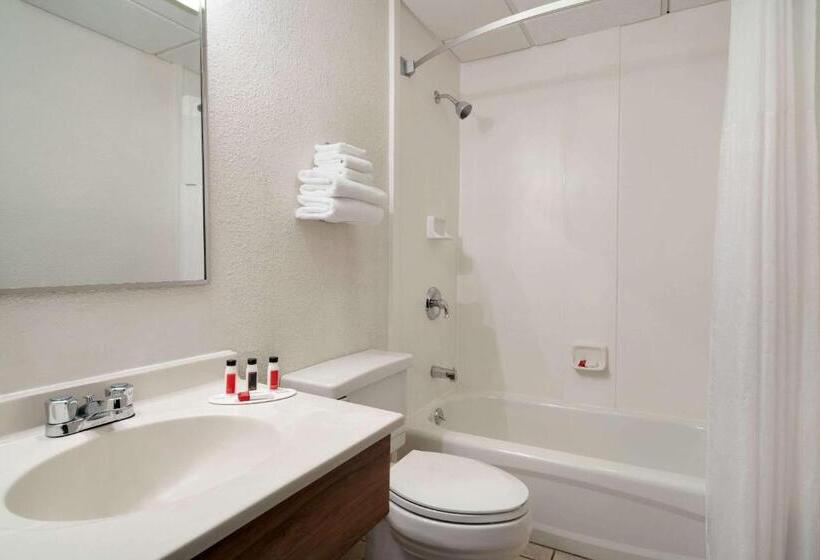 Стандартный Номер Кровать Кинг, Super 8 By Wyndham Portland Me