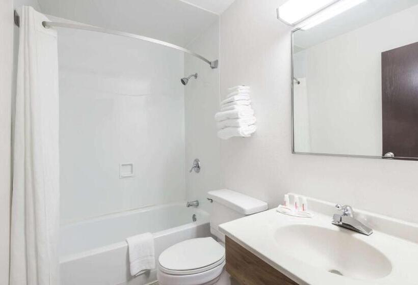 غرفة ديلوكس سرير كينج, Super 8 By Wyndham Portland Me