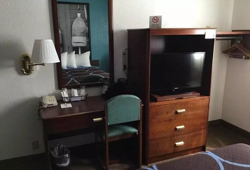 障害者適応デラックスルーム, Super 8 By Wyndham Portland Me