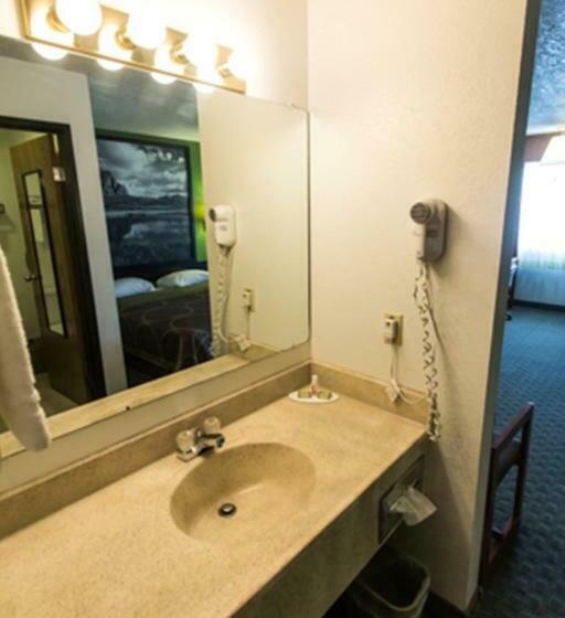 キングサイズベッドのスタンダードルーム, Super 8 By Wyndham Price