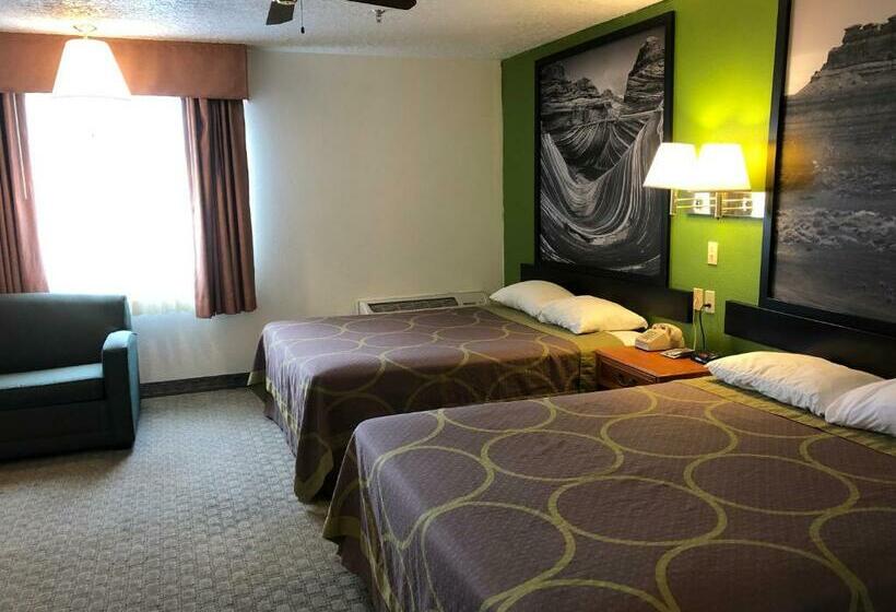 スタンダードスタジオ, Super 8 By Wyndham Price