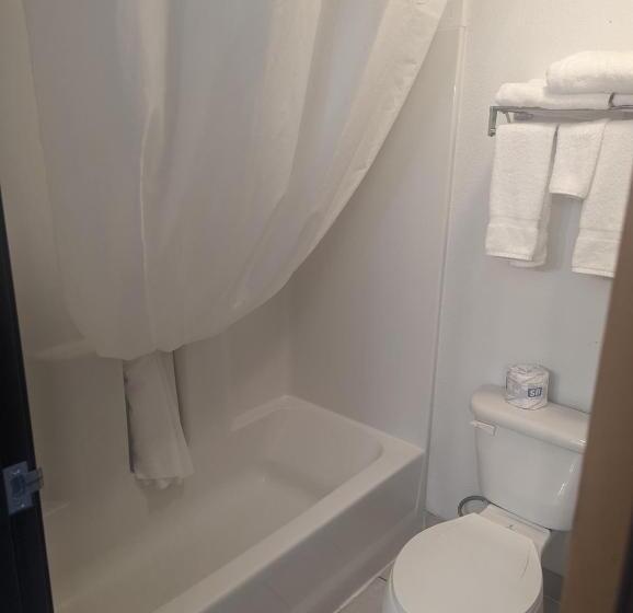 キングサイドベッドのスタンダードワンルーム, Super 8 By Wyndham Price