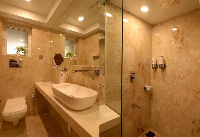 חדר סטנדרט לשלושה, Auris & Banquets, Mumbai International Airport