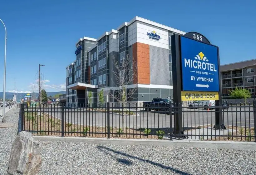 キングサイズベッドのスタンダードルーム, Park Inn By Radisson, Kelowna